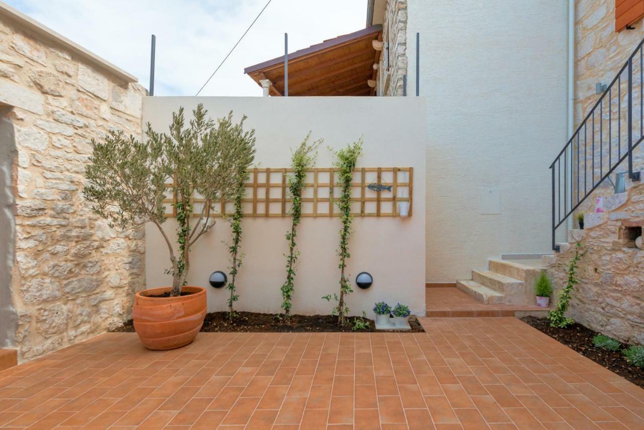 Holiday Home Rocca Supetar Ngoại thất bức ảnh